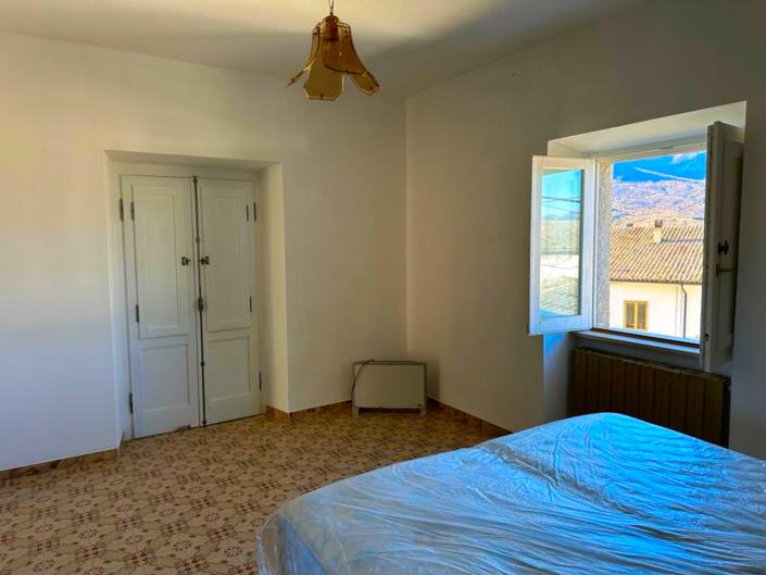 Image No.19-2 Bed Property for sale