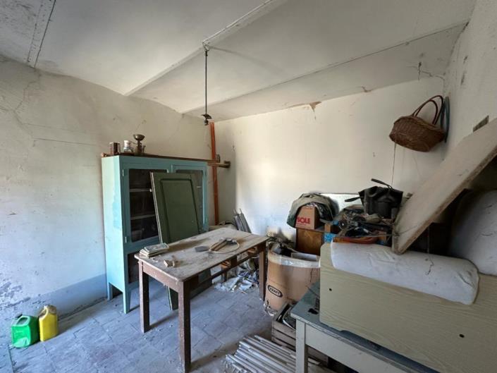 Image No.32-2 Bed Property for sale