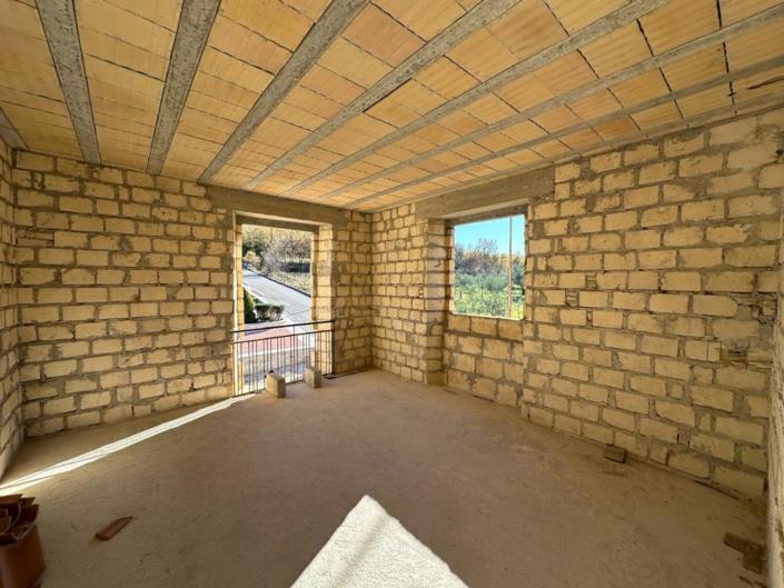 Image No.33-2 Bed Property for sale