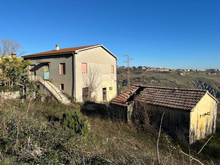 Image No.1-Chalet de 2 chambres à vendre à Atri