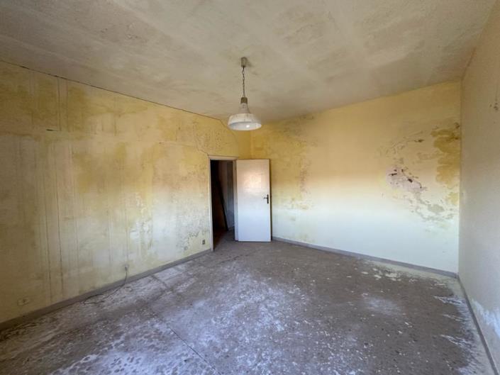 Image No.33-2 Bed Cottage for sale