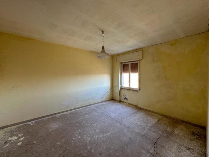 Image No.34-2 Bed Cottage for sale