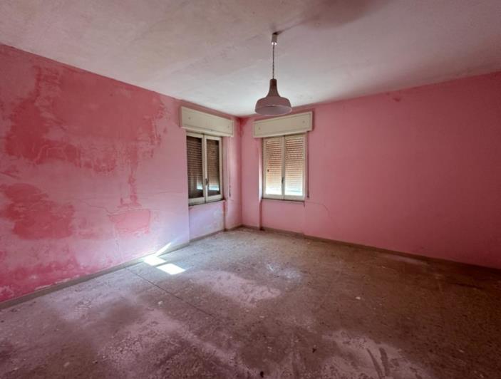 Image No.35-2 Bed Cottage for sale