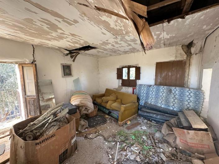 Image No.12-2 Bed House for sale