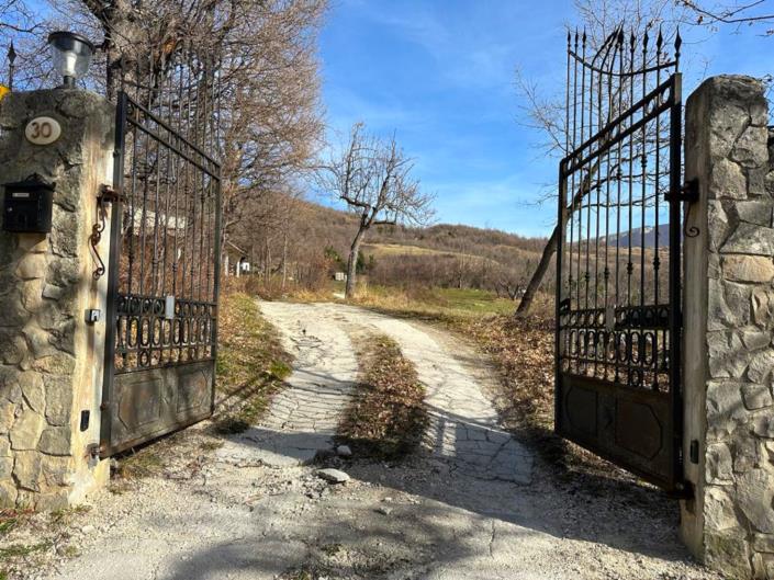 Image No.12-4 Bed Villa / Detached for sale