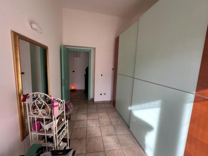 Image No.28-4 Bed Villa / Detached for sale