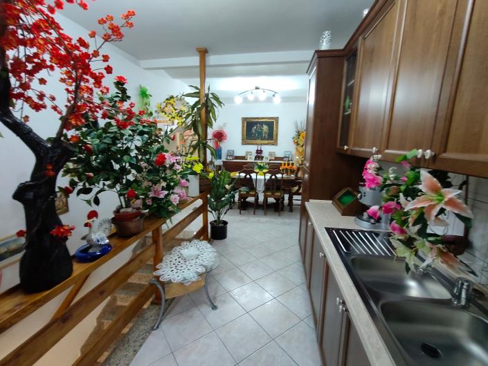 Image No.8-2 Bed House for sale