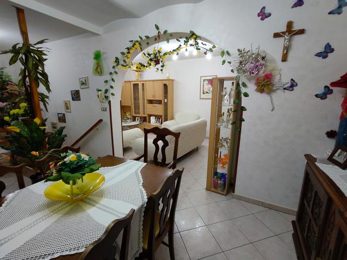 Image No.9-2 Bed House for sale