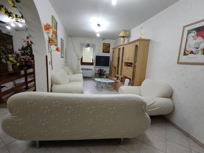 Image No.10-2 Bed House for sale