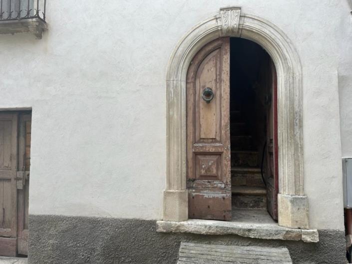 Image No.4-1 Bed House for sale