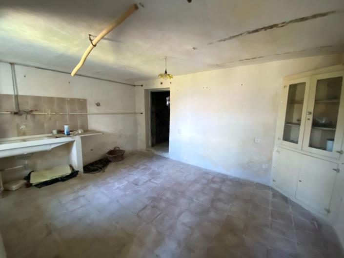 Image No.25-2 Bed House for sale