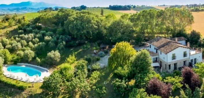 Image No.5-10 Bed Farmhouse for sale