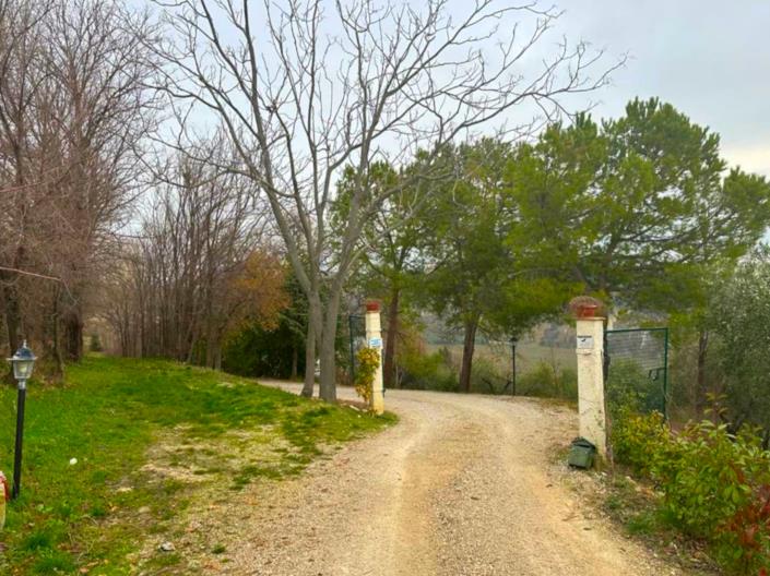 Image No.10-10 Bed Farmhouse for sale