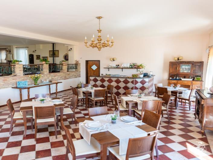 Image No.18-10 Bed Farmhouse for sale