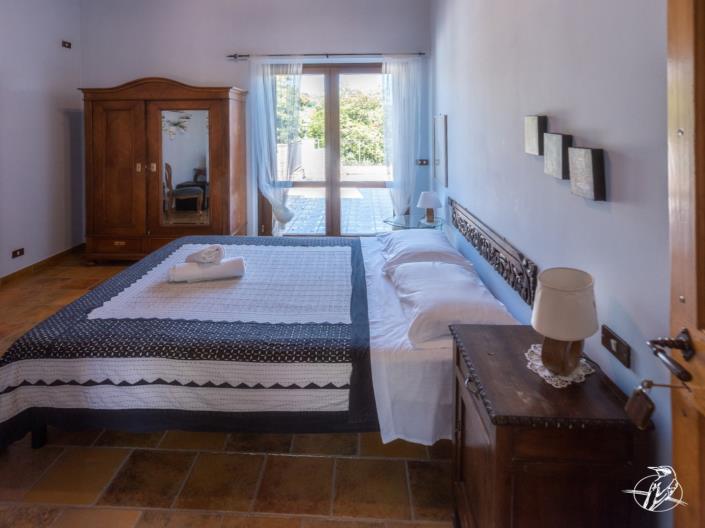 Image No.28-10 Bed Farmhouse for sale