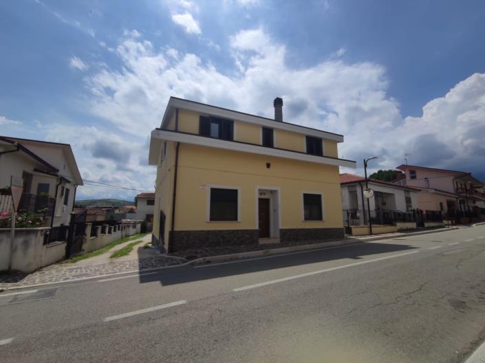 Image No.38-Jumelé de 5 chambres à vendre à Torre de'Passeri