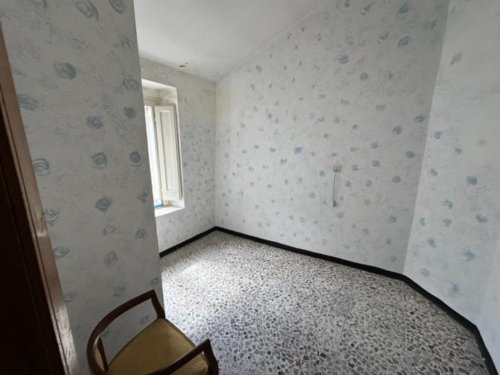 Image No.20-2 Bed Townhouse for sale