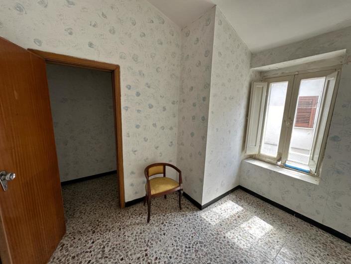 Image No.21-2 Bed Townhouse for sale