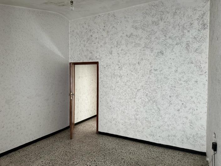 Image No.25-2 Bed Townhouse for sale