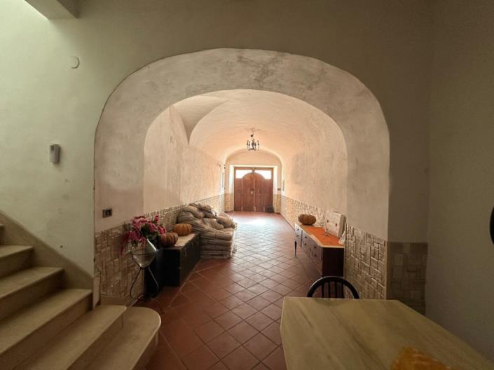 Image No.6-4 Bed Property for sale