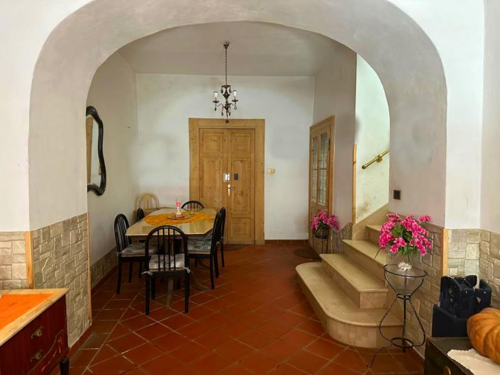 Image No.5-4 Bed Property for sale