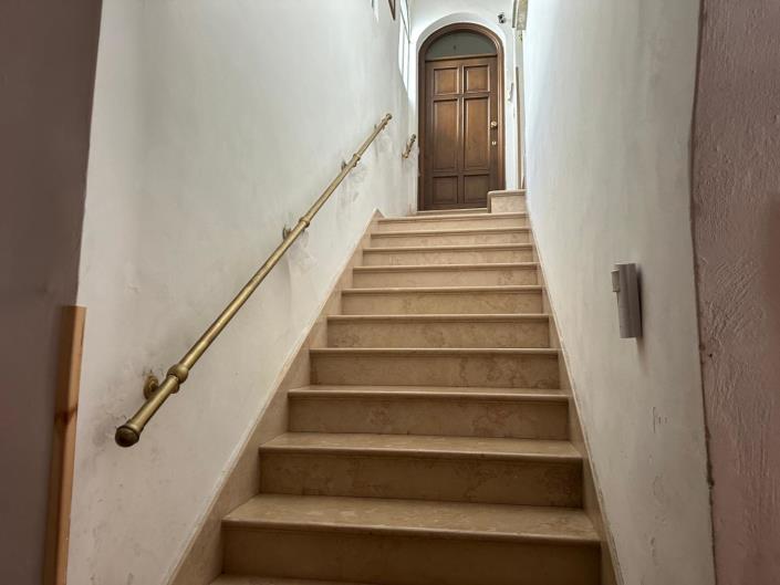 Image No.8-4 Bed Property for sale