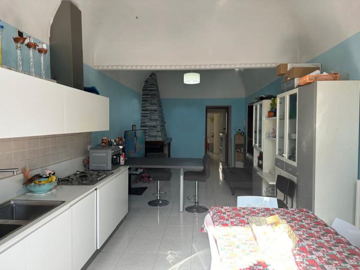 Image No.12-4 Bed Property for sale