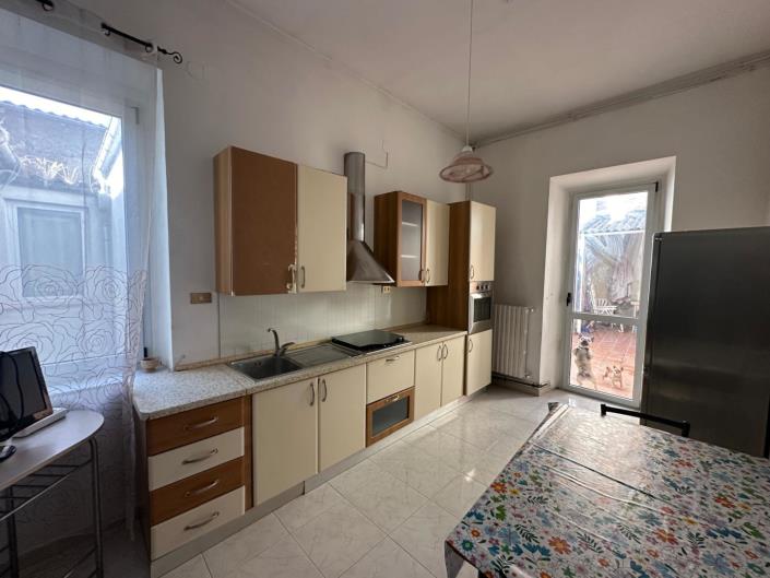 Image No.19-4 Bed Property for sale