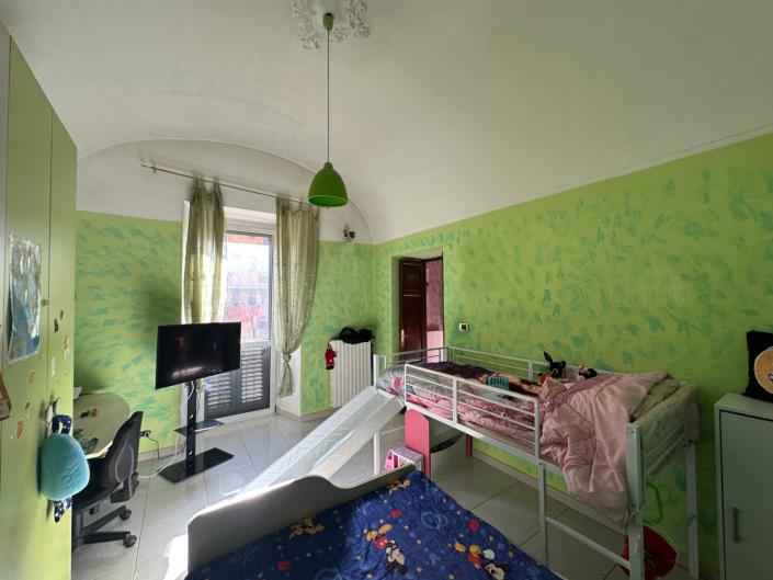 Image No.20-4 Bed Property for sale