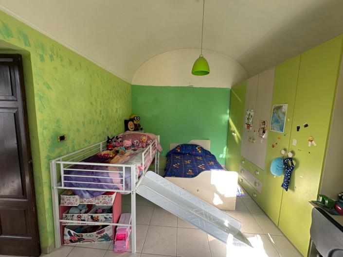 Image No.22-4 Bed Property for sale