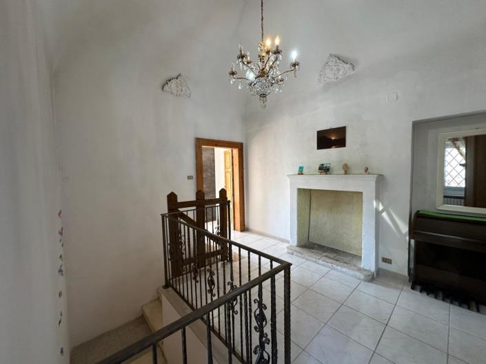 Image No.28-4 Bed Property for sale