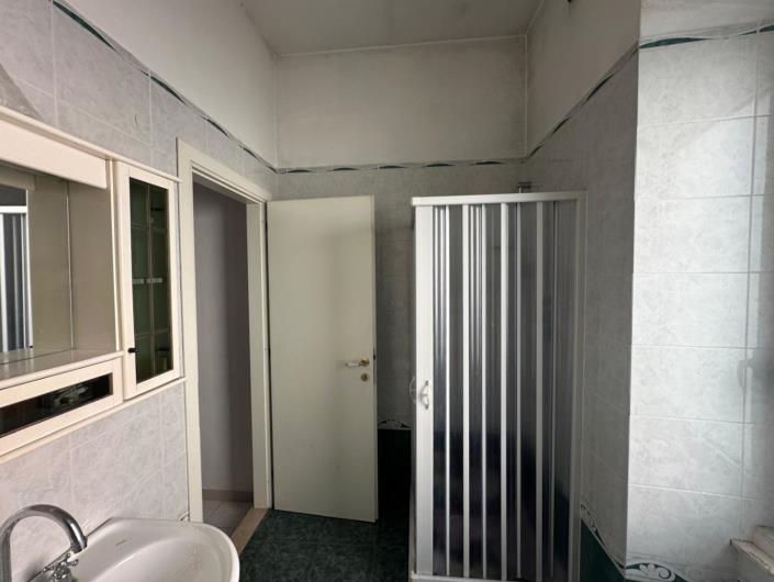 Image No.32-4 Bed Property for sale