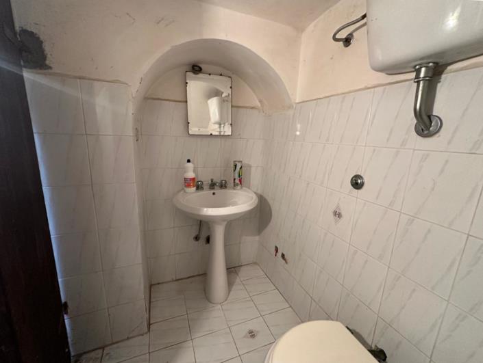 Image No.37-4 Bed Property for sale