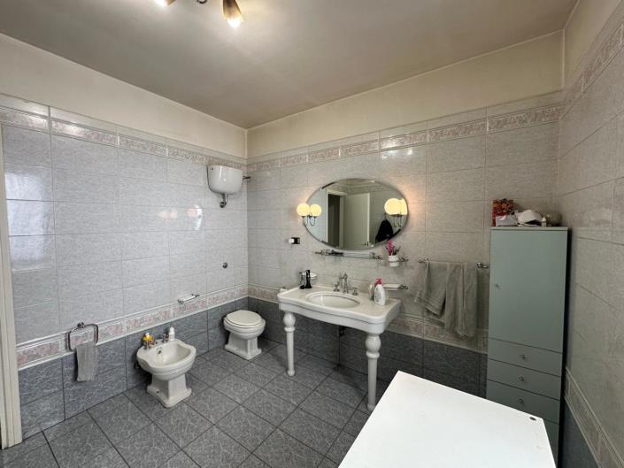 Image No.36-4 Bed Property for sale