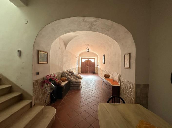 Image No.6-4 Bed Property for sale