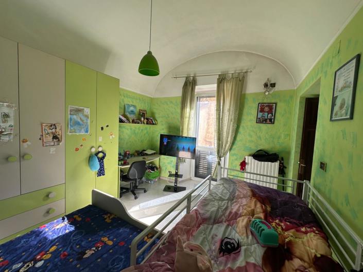 Image No.22-4 Bed Property for sale