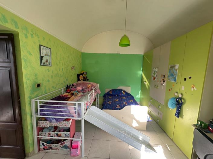 Image No.23-4 Bed Property for sale