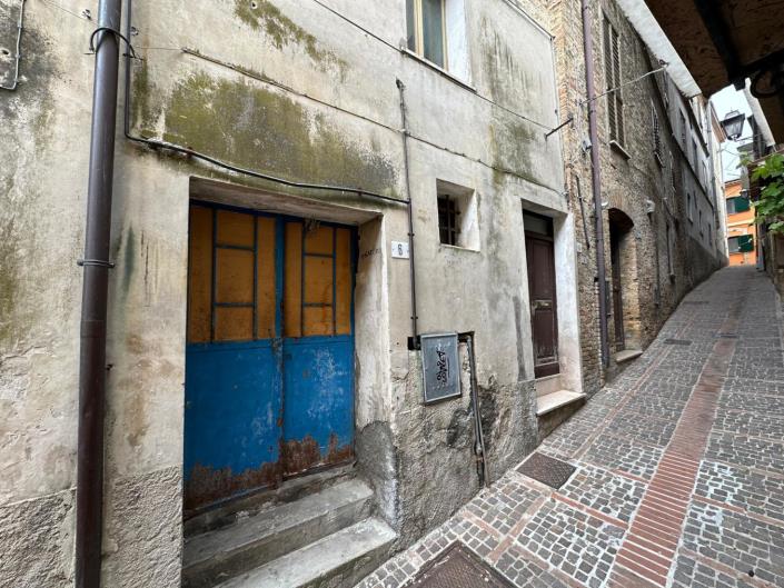 Image No.6-2 Bed Property for sale