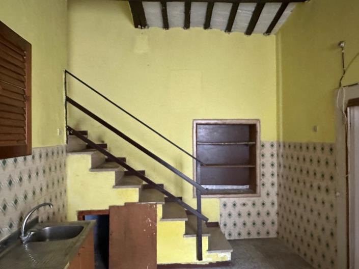 Image No.10-2 Bed Property for sale