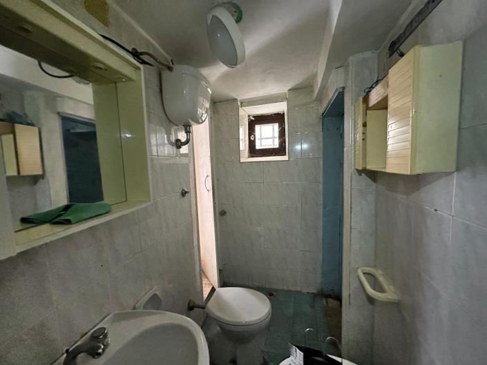 Image No.20-2 Bed Property for sale