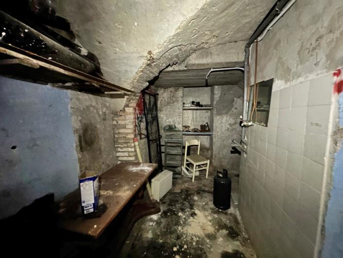 Image No.22-2 Bed Property for sale