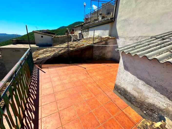 Image No.21-2 Bed Property for sale