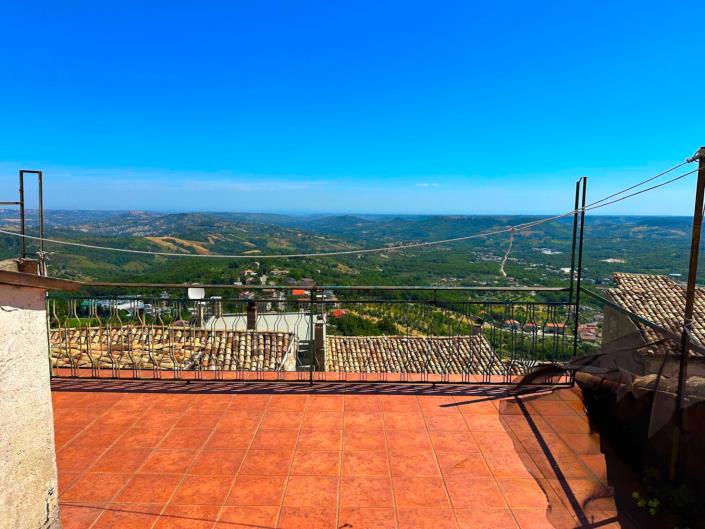 Image No.22-2 Bed Property for sale