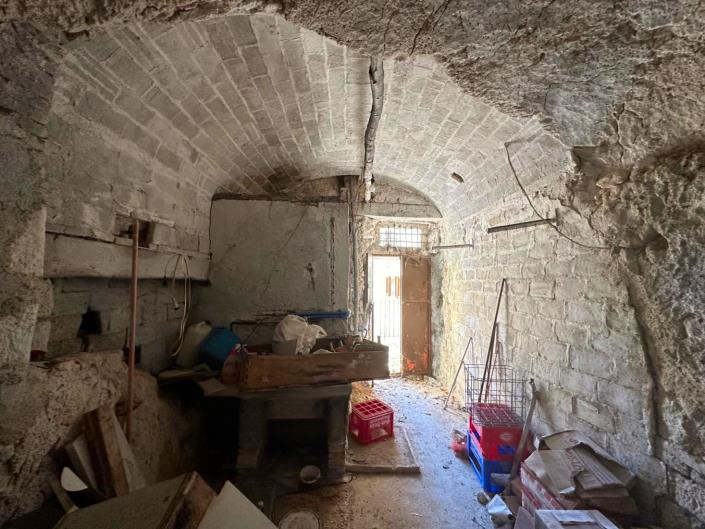 Image No.25-2 Bed Property for sale