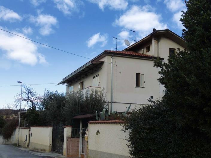 Image No.1-Appartement de 3 chambres à vendre à Scafa