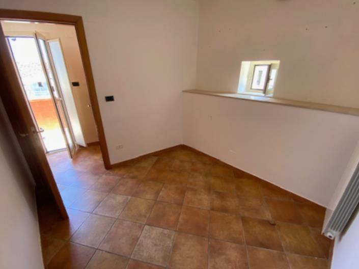 Image No.10-2 Bed Property for sale