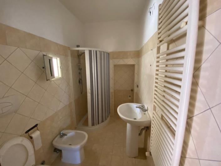 Image No.12-2 Bed Property for sale