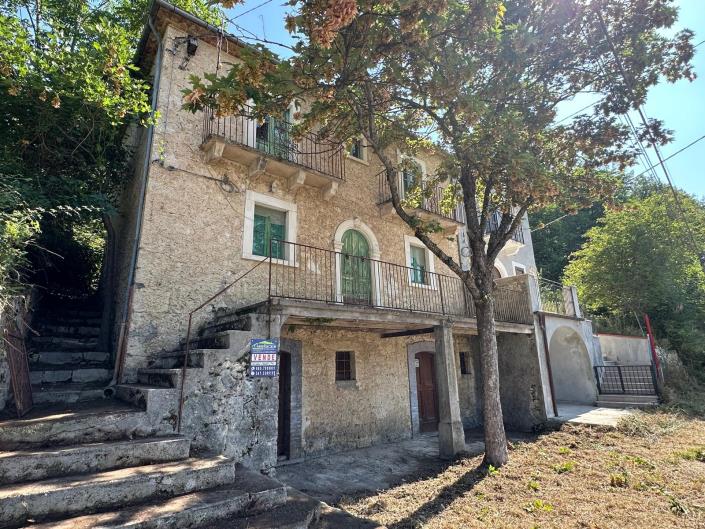 Image No.1-3 Bed Property for sale