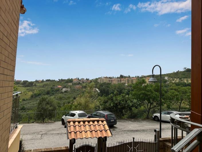 Image No.8-Villa / Détaché de 4 chambres à vendre à Atri