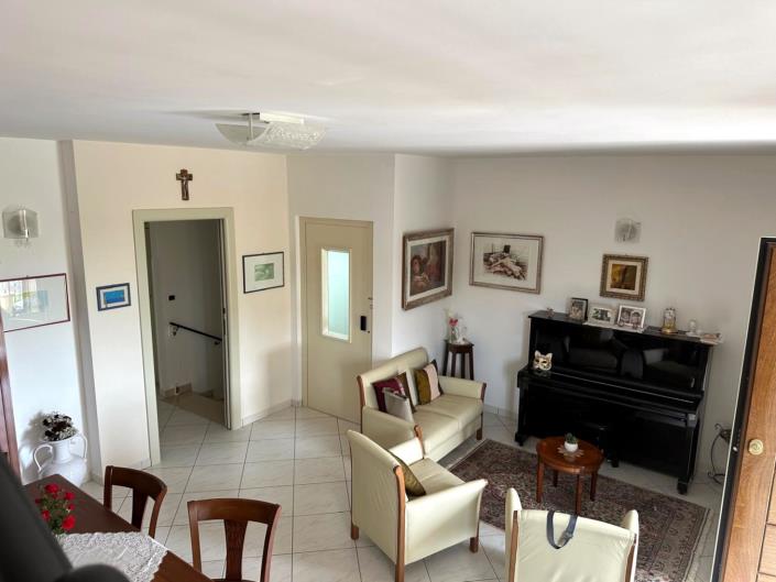 Image No.11-Villa / Détaché de 4 chambres à vendre à Atri